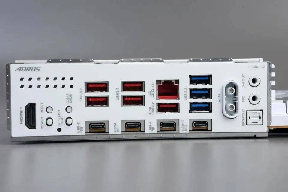 X3D系列主板免费提升游戏性能开元棋牌高端主板“模范生”技嘉(图11)